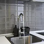 Self Check In 24h, Simple And Modern, 2 Rooms, Fast Wifi, Parking, Air Conditioning, Free Cancelation, Traveller Award Διαμέρισμα