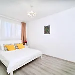 Διαμέρισμα Self Check In 24h, Simple And Modern, 2 Rooms, Fast Wifi, Parking, Air Conditioning, Free Cancelation, Traveller Award *