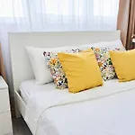 Self Check In 24h, Simple And Modern, 2 Rooms, Fast Wifi, Parking, Air Conditioning, Free Cancelation, Traveller Award