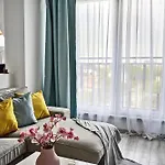 Self Check In 24h, Simple And Modern, 2 Rooms, Fast Wifi, Parking, Air Conditioning, Free Cancelation, Traveller Award Διαμέρισμα