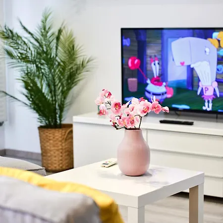 Simple And Modern, With Rating 10 Out Of 10, Wifi, Parking, Air Conditioning, Free Cancelation 公寓 *