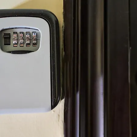 Simple And Modern, With Rating 10 Out Of 10, Wifi, Parking, Air Conditioning, Free Cancelation 蒂米什瓦拉