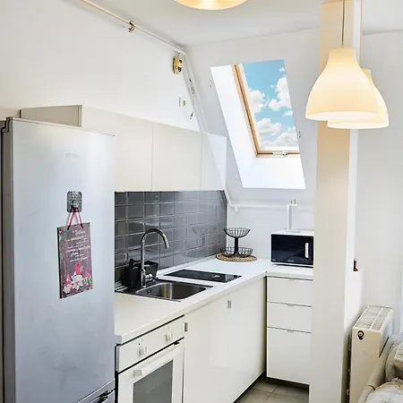 Self Check In 24h, Simple And Modern, 2 Rooms, Fast Wifi, Parking, Air Conditioning, Free Cancelation, Traveller Award *
