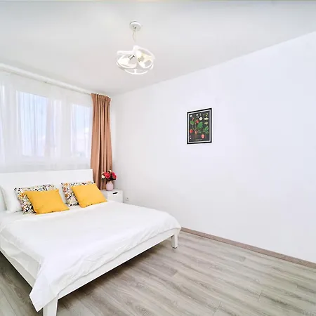 아파트 Self Check In 24h, Simple And Modern, 2 Rooms, Fast Wifi, Parking, Air Conditioning, Free Cancelation, Traveller Award *