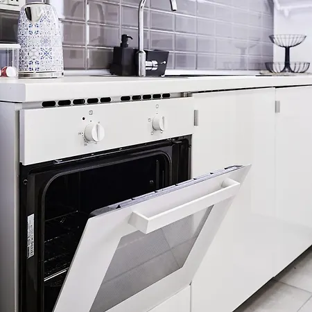 아파트 Self Check In 24h, Simple And Modern, 2 Rooms, Fast Wifi, Parking, Air Conditioning, Free Cancelation, Traveller Award