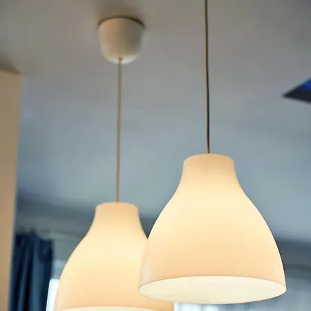 Simple And Modern, With Rating 10 Out Of 10, Wifi, Parking, Air Conditioning, Free Cancelation