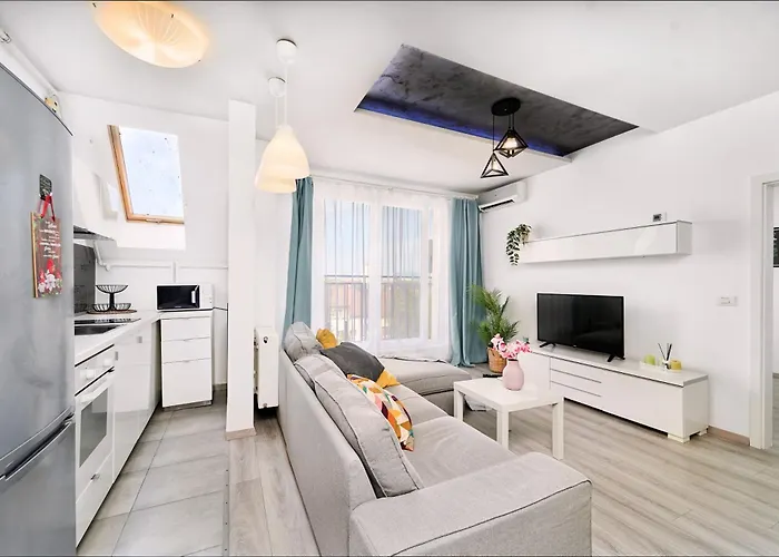 Self Check In 24h, Simple And Modern, 2 Rooms, Fast Wifi, Parking, Air Conditioning, Free Cancelation, Traveller Award 아파트 *