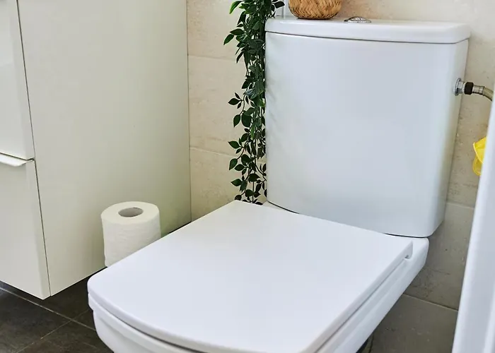 Apartman Self Check In 24h, Simple And Modern, 2 Rooms, Fast Wifi, Parking, Air Conditioning, Free Cancelation, Traveller Award