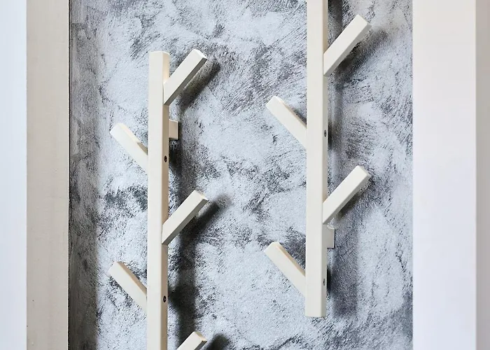 Self Check In 24h, Simple And Modern, 2 Rooms, Fast Wifi, Parking, Air Conditioning, Free Cancelation, Traveller Award Apartman *