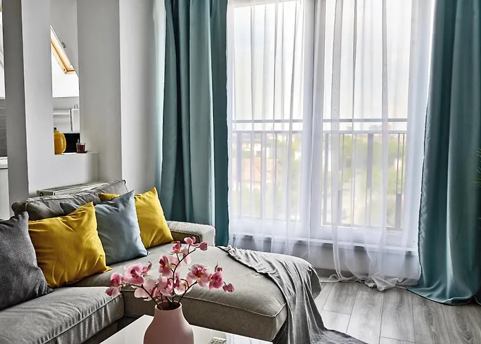 Self Check In 24h, Simple And Modern, 2 Rooms, Fast Wifi, Parking, Air Conditioning, Free Cancelation, Traveller Award Apartman