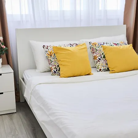 Self Check In 24h, Simple And Modern, 2 Rooms, Fast Wifi, Parking, Air Conditioning, Free Cancelation, Traveller Award Apartment