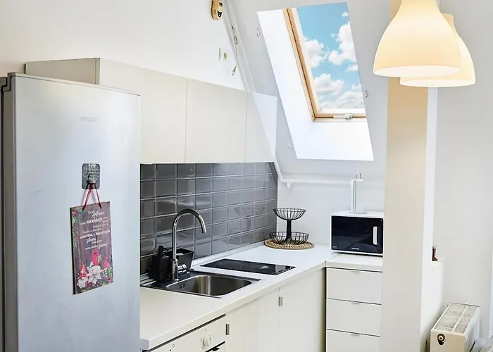 Self Check In 24h, Simple And Modern, 2 Rooms, Fast Wifi, Parking, Air Conditioning, Free Cancelation, Traveller Award *