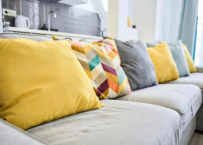 Apartment Self Check In 24h, Simple And Modern, 2 Rooms, Fast Wifi, Parking, Air Conditioning, Free Cancelation, Traveller Award