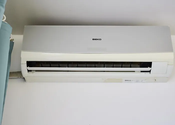 Apartment Self Check In 24h, Simple And Modern, 2 Rooms, Fast Wifi, Parking, Air Conditioning, Free Cancelation, Traveller Award